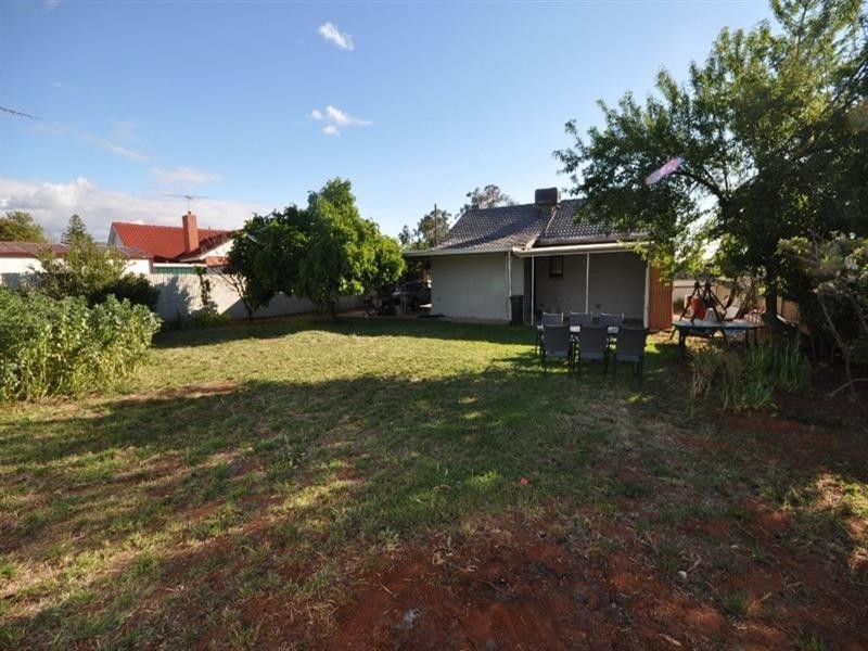 18 Peacock Road, Elizabeth Downs SA 5113