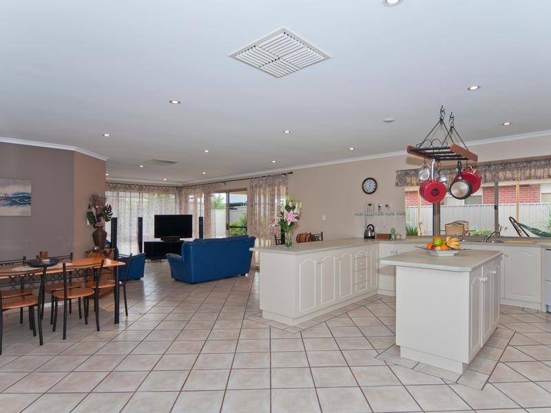 13 Homestead Place, Parafield Gardens SA 5107