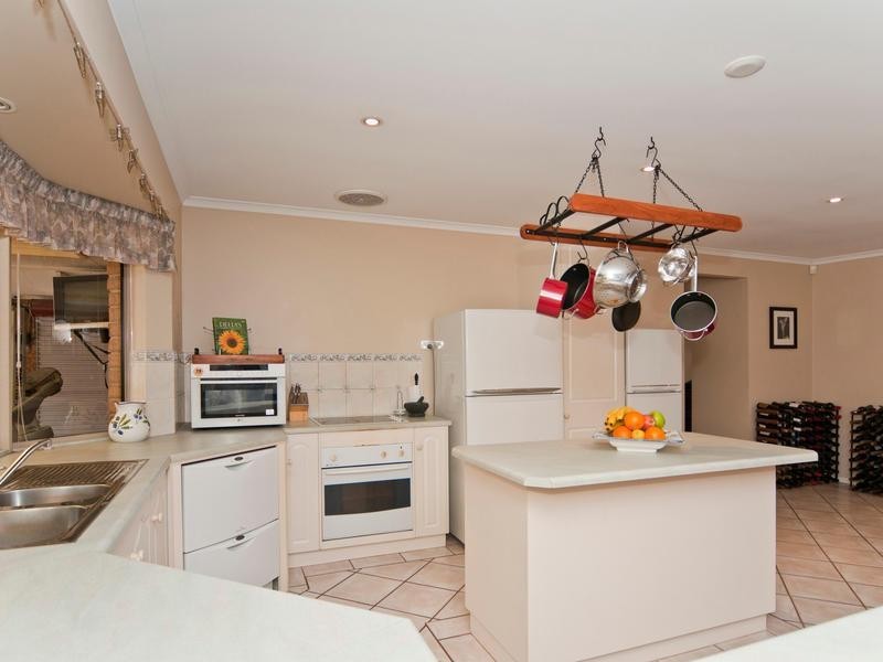 13 Homestead Place, Parafield Gardens SA 5107