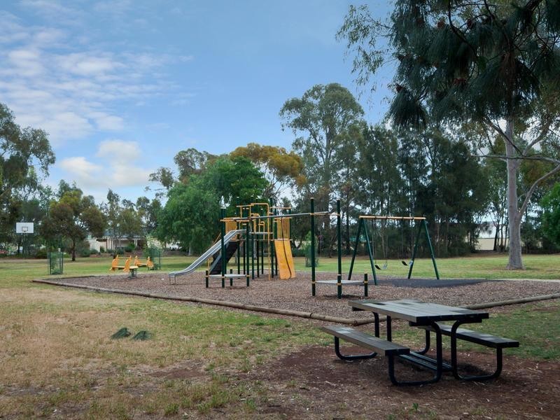 13 Homestead Place, Parafield Gardens SA 5107