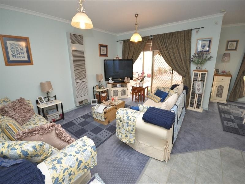 15 Amisfield Crescent, Greenwith SA 5125