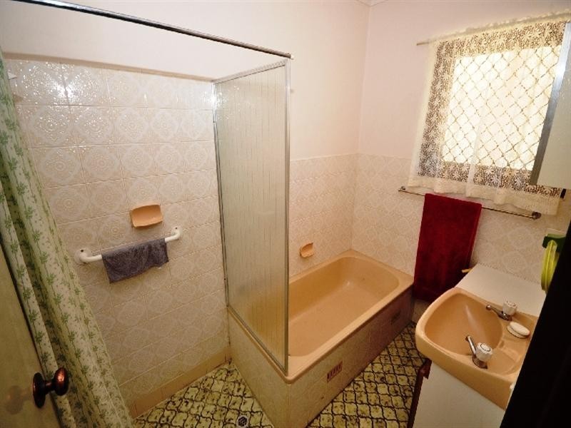 1./4 Douglas Avenue, Salisbury SA 5108