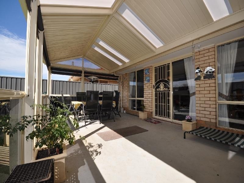 27 Monterey Drive, Munno Para West SA 5115