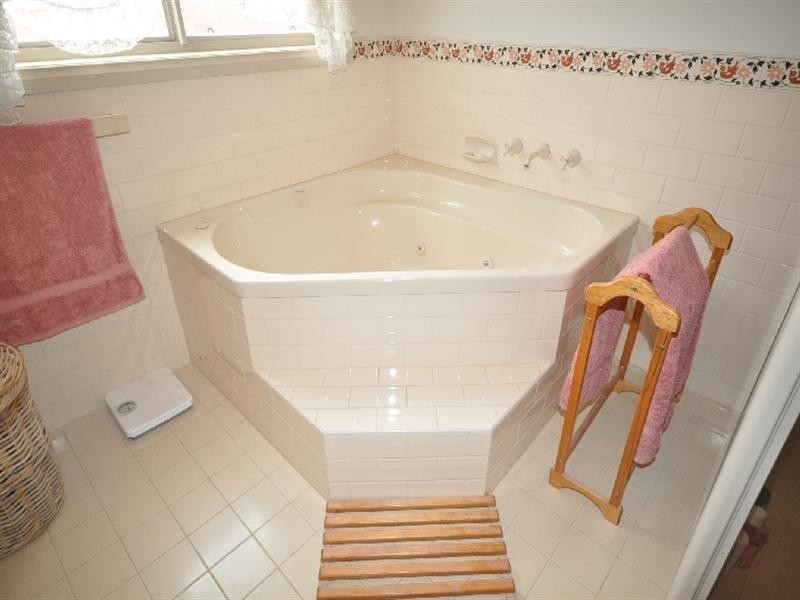 8 Honeysuckle Drive, Hillbank SA 5112