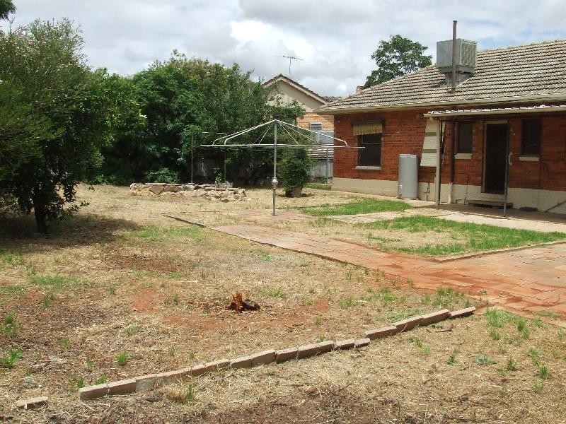27 Shillabeer Road, Elizabeth Park SA 5113