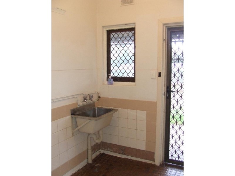 27 Shillabeer Road, Elizabeth Park SA 5113