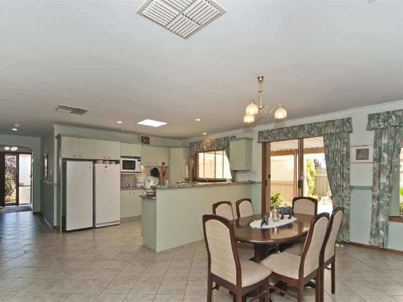 12 Jestina Court, Evanston SA 5116