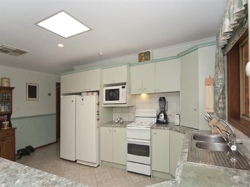 12 Jestina Court, Evanston SA 5116