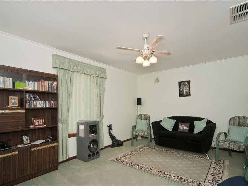 12 Jestina Court, Evanston SA 5116