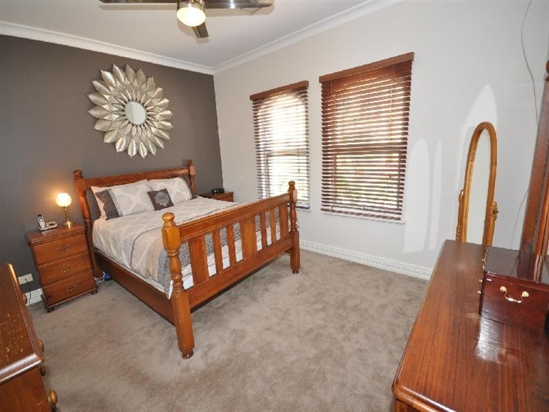 6 Maple Circuit, Mawson Lakes SA 5095