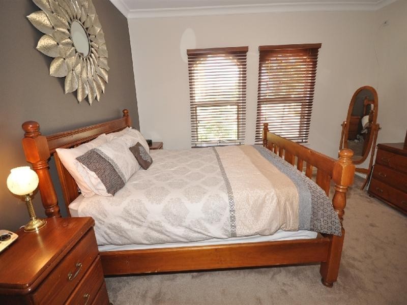 6 Maple Circuit, Mawson Lakes SA 5095