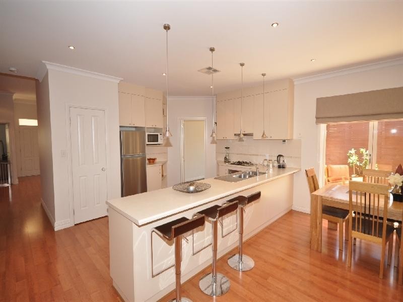 6 Maple Circuit, Mawson Lakes SA 5095