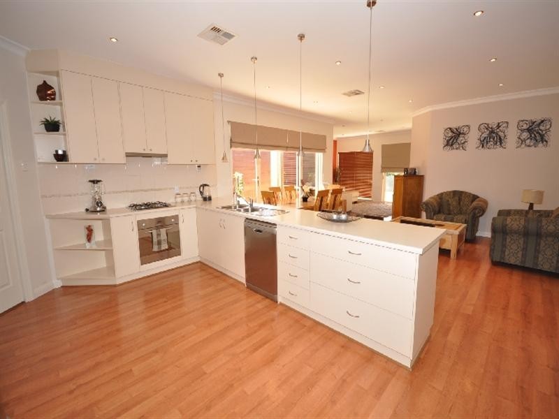 6 Maple Circuit, Mawson Lakes SA 5095