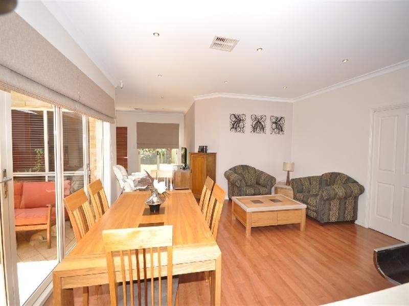 6 Maple Circuit, Mawson Lakes SA 5095
