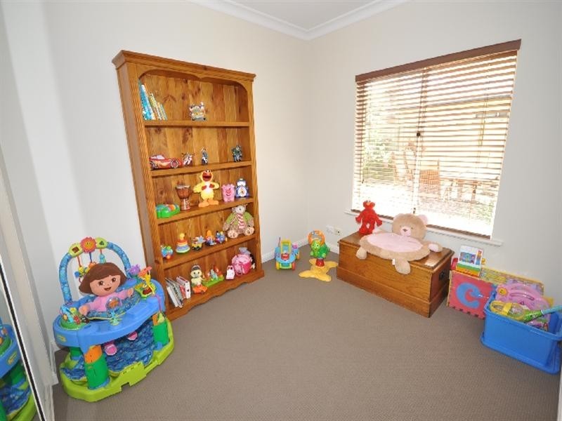 6 Maple Circuit, Mawson Lakes SA 5095