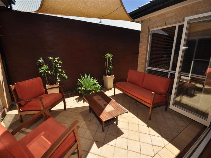 6 Maple Circuit, Mawson Lakes SA 5095