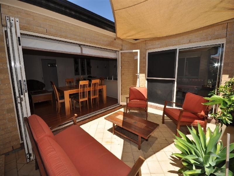 6 Maple Circuit, Mawson Lakes SA 5095