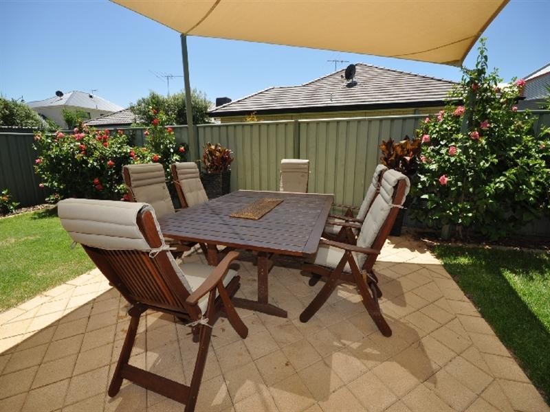 6 Maple Circuit, Mawson Lakes SA 5095