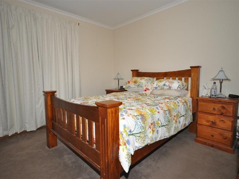 18 Douglas Street, Elizabeth Downs SA 5113