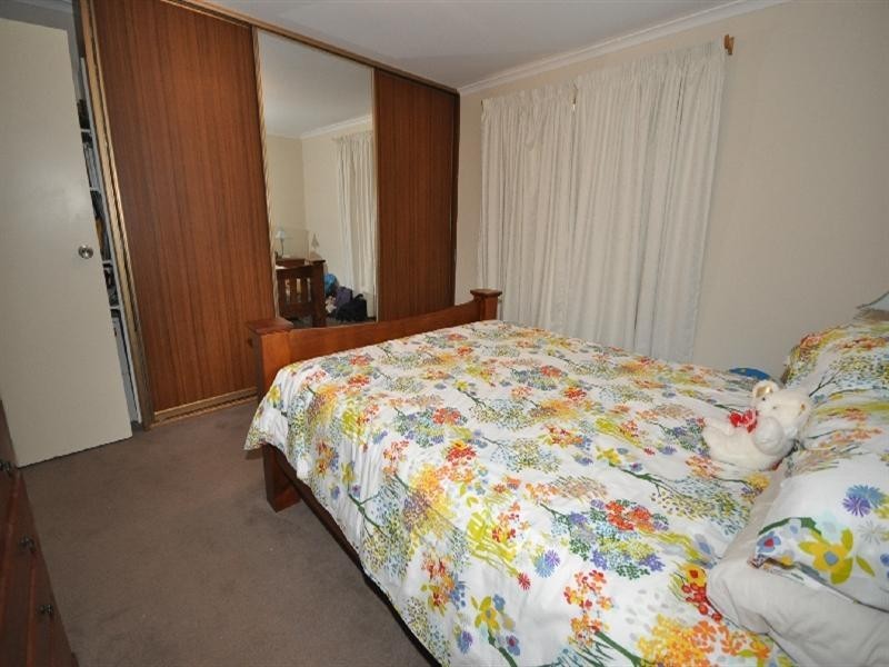 18 Douglas Street, Elizabeth Downs SA 5113