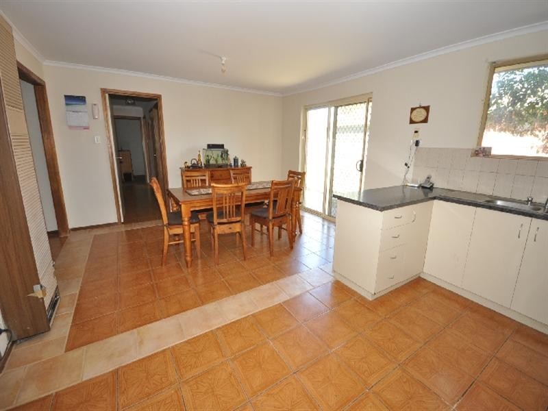 18 Douglas Street, Elizabeth Downs SA 5113