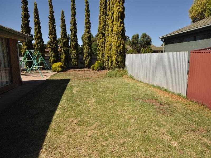 18 Douglas Street, Elizabeth Downs SA 5113