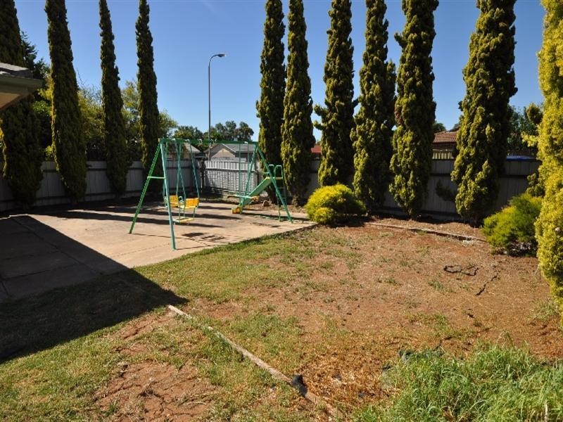 18 Douglas Street, Elizabeth Downs SA 5113