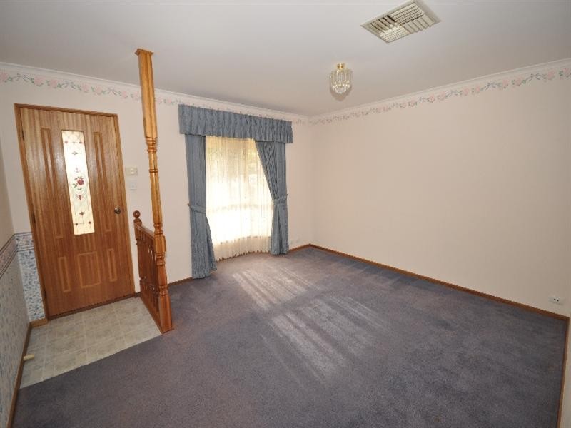 2 Knightsbridge Court, Hillbank SA 5112