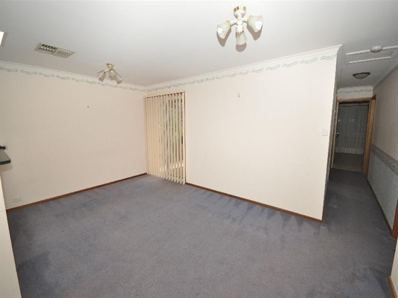 2 Knightsbridge Court, Hillbank SA 5112