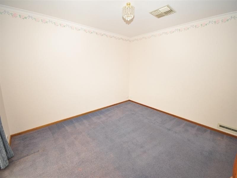 2 Knightsbridge Court, Hillbank SA 5112