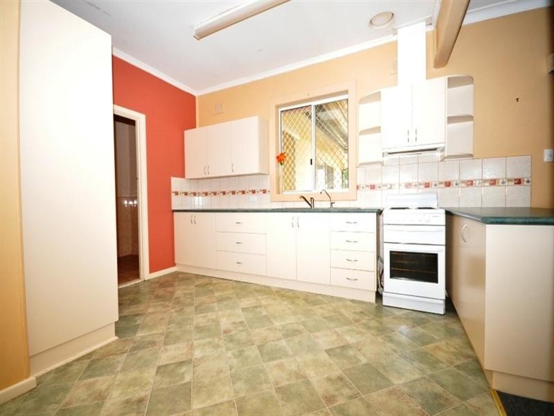 17 .Hamblynn Road, Elizabeth Downs SA 5113