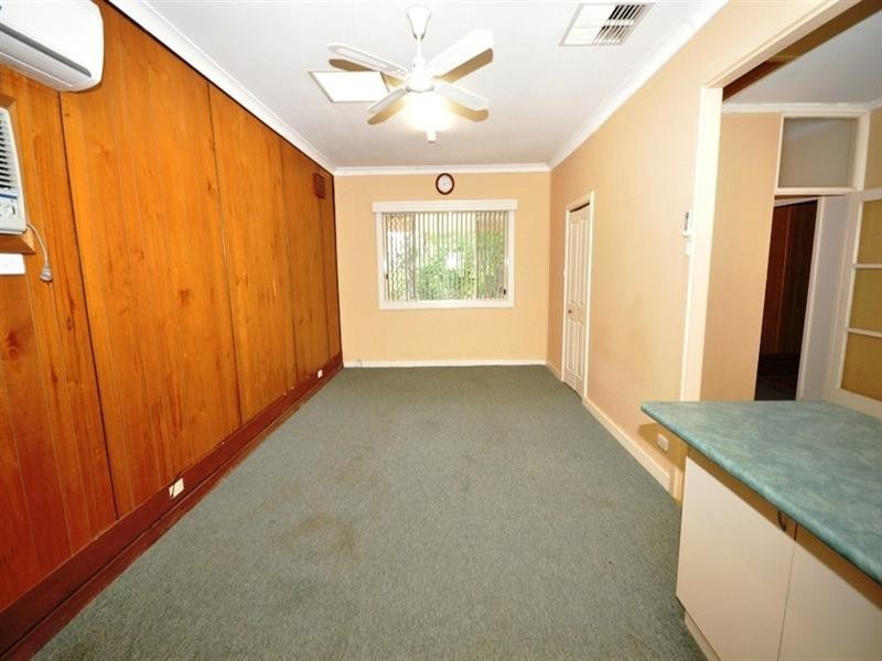 17 .Hamblynn Road, Elizabeth Downs SA 5113