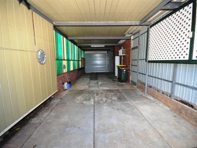 17 .Hamblynn Road, Elizabeth Downs SA 5113