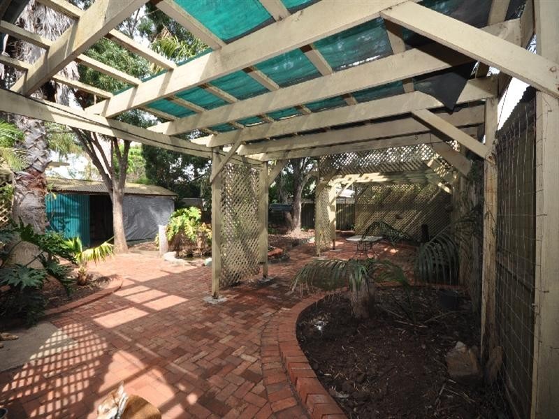 6 Woodfalls Road, Elizabeth Vale SA 5112
