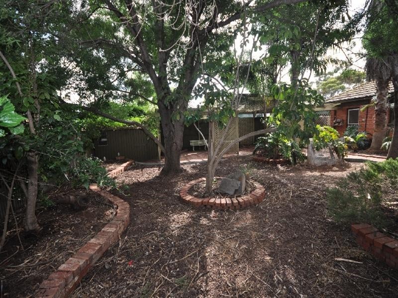 6 Woodfalls Road, Elizabeth Vale SA 5112