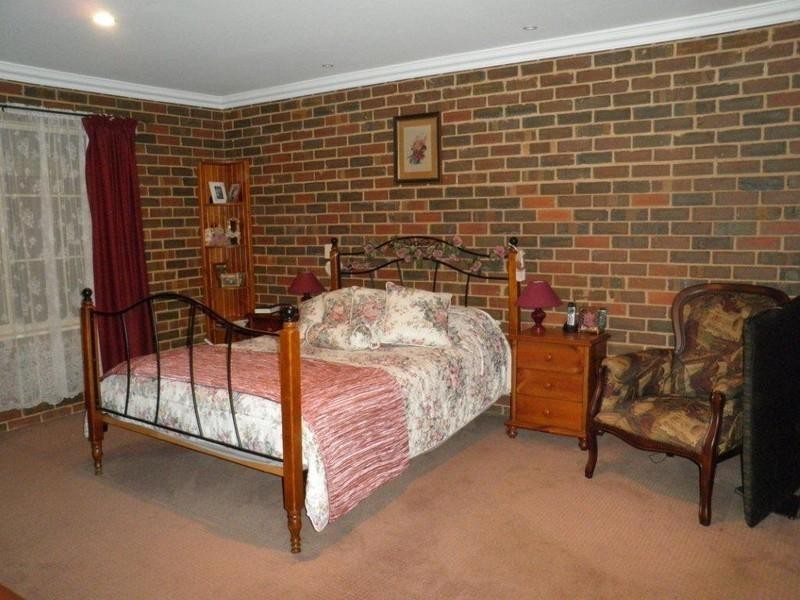 2 Duregon Street, Stirling North SA 5710