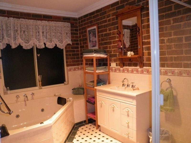 2 Duregon Street, Stirling North SA 5710