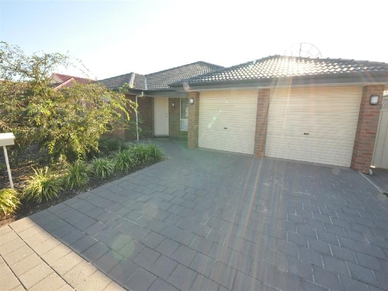 25 Arcadia Drive, Smithfield SA 5114