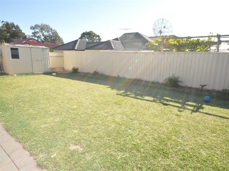 25 Arcadia Drive, Smithfield SA 5114