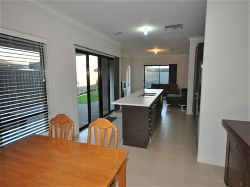 5 Lonsdale Crescent, Andrews Farm SA 5114