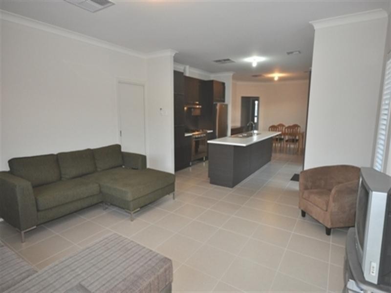 5 Lonsdale Crescent, Andrews Farm SA 5114