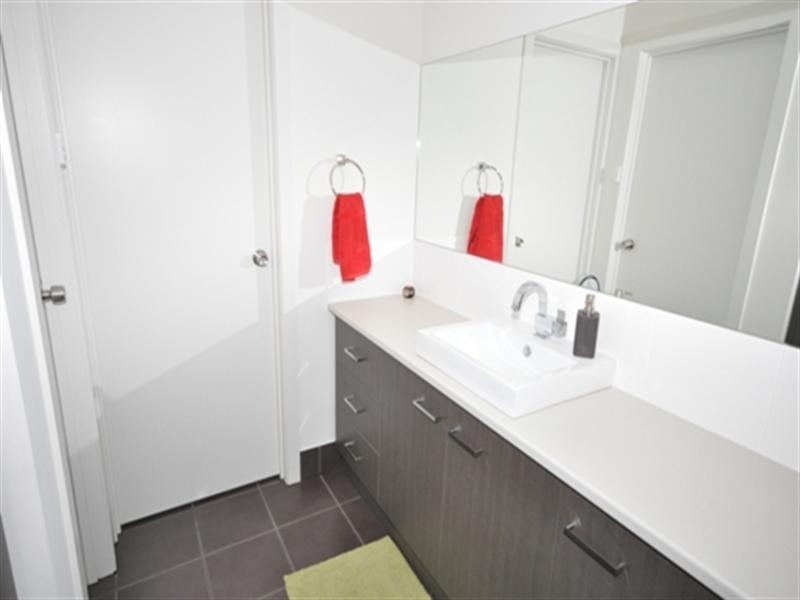 5 Lonsdale Crescent, Andrews Farm SA 5114