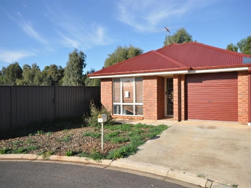 18 Hamra Drive, Smithfield SA 5114