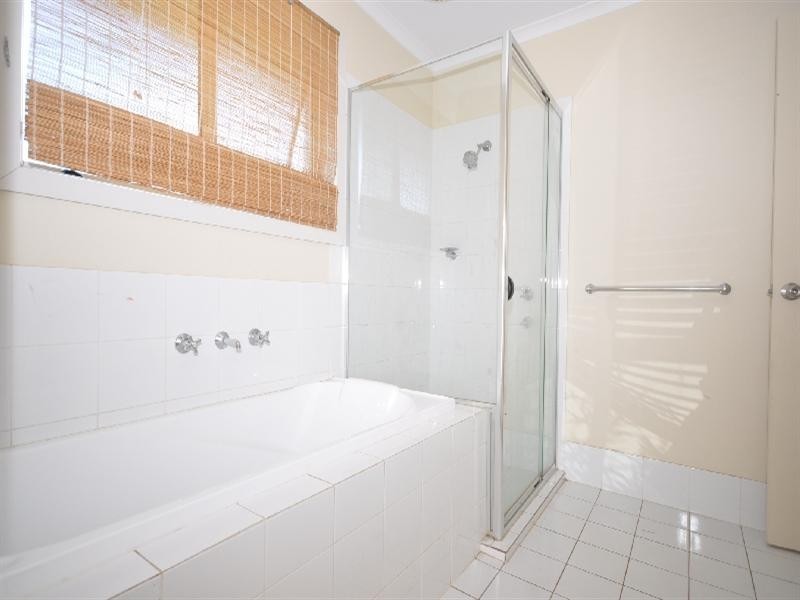 18 Hamra Drive, Smithfield SA 5114