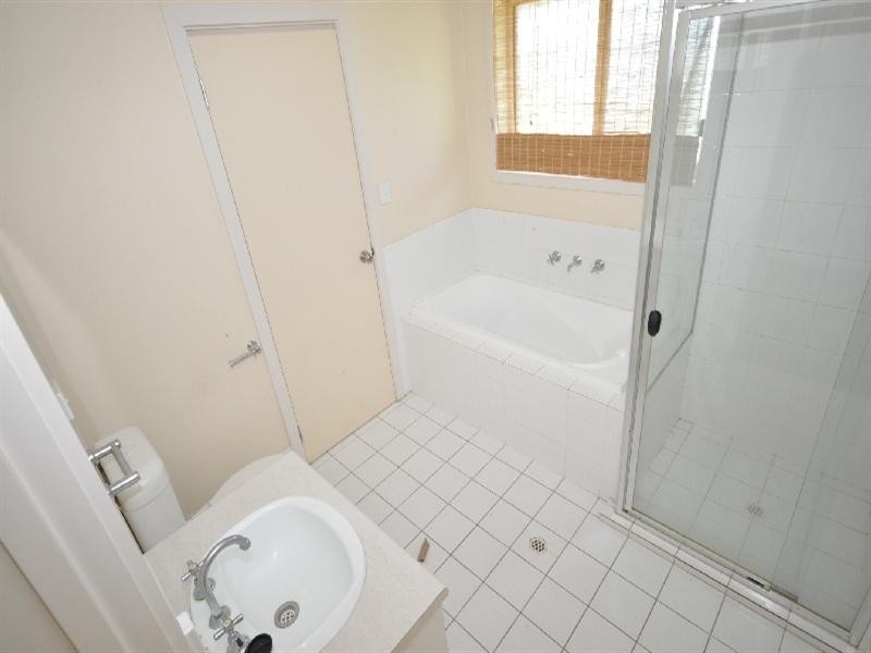 18 Hamra Drive, Smithfield SA 5114