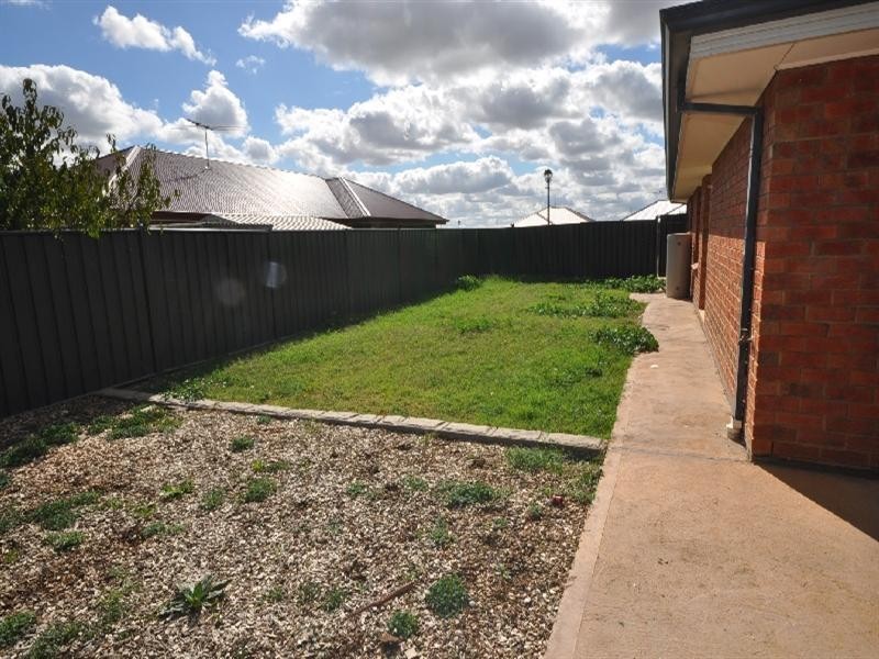 19 Hamra Drive, Smithfield SA 5114