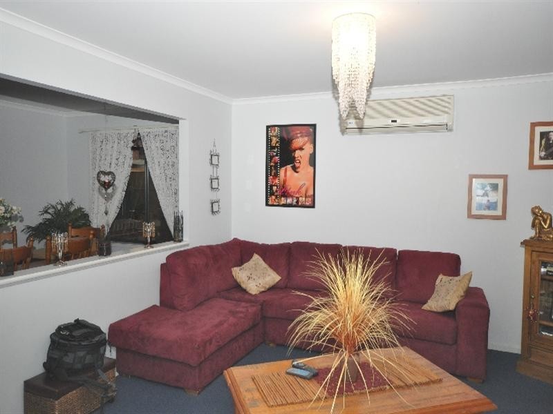 8 Gluford Court, Andrews Farm SA 5114