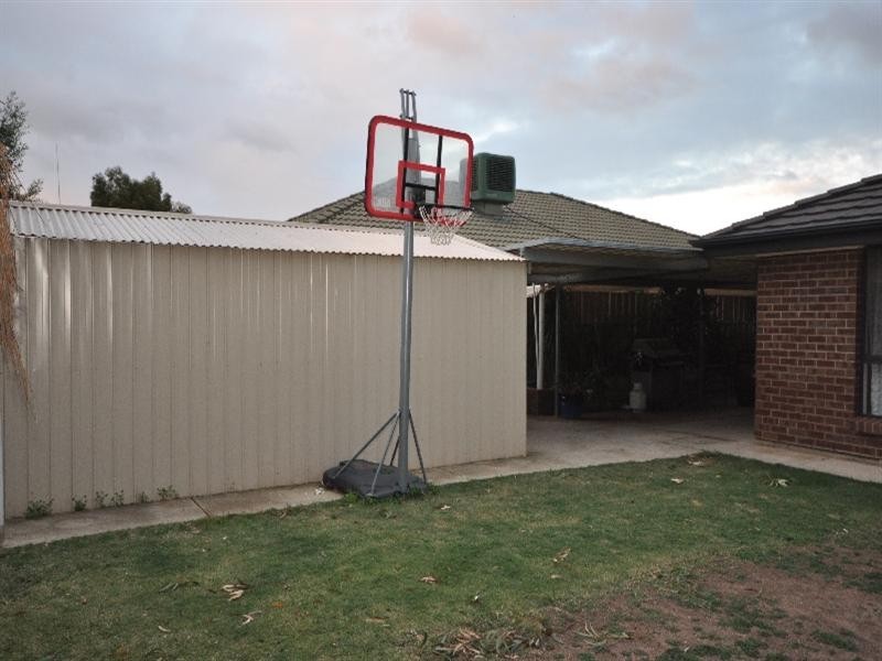 8 Gluford Court, Andrews Farm SA 5114