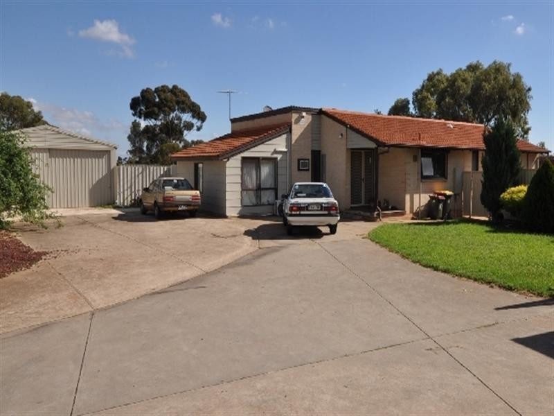 31 Paginton Crescent, Elizabeth East SA 5112