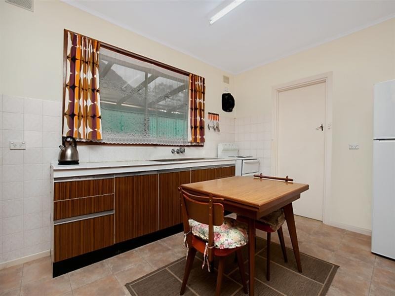 28 St Leonard Crescent, Elizabeth Downs SA 5113